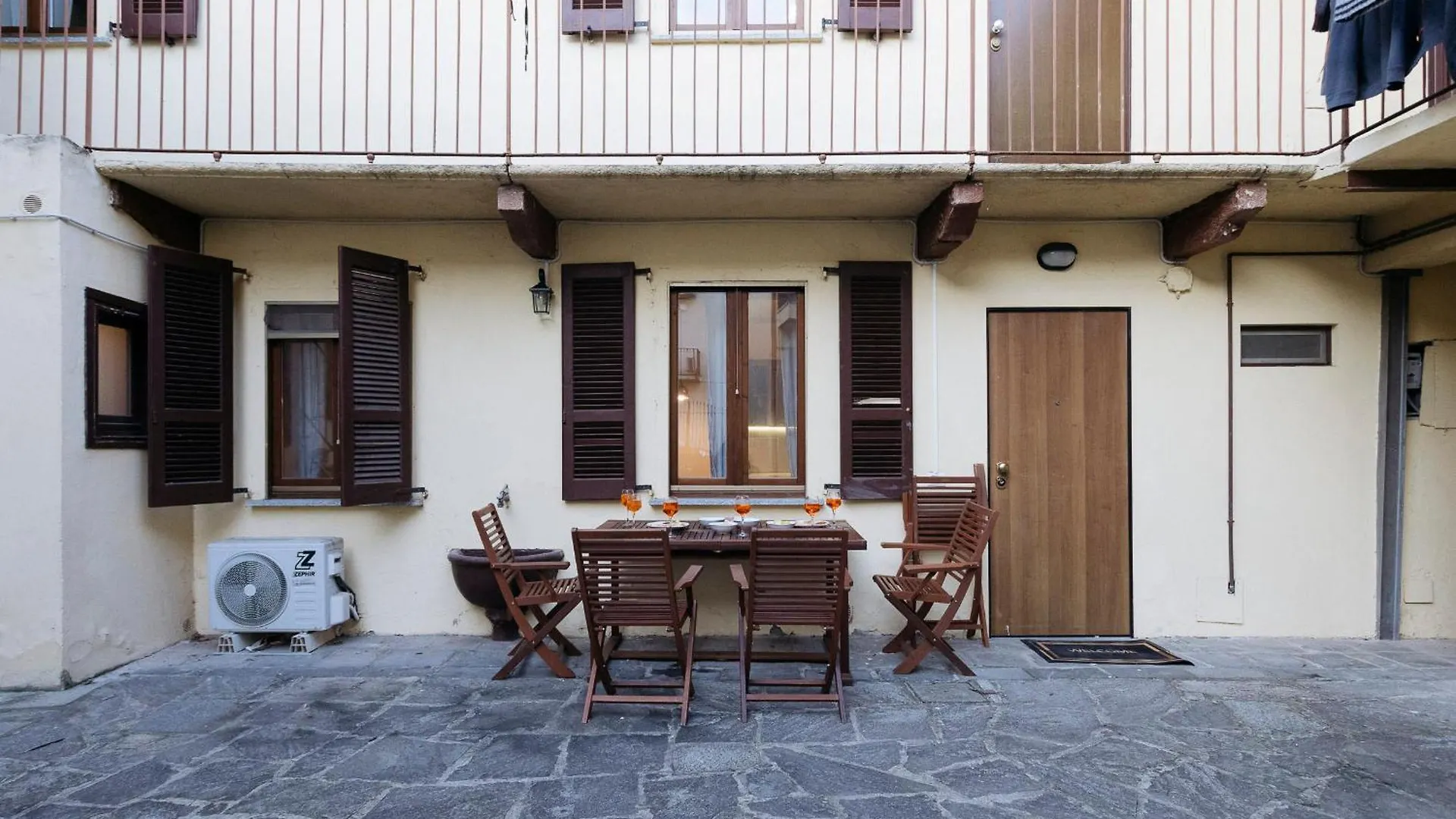 파비아 100 Mq, Free Parking, Charming House Ponte Coperto 아파트