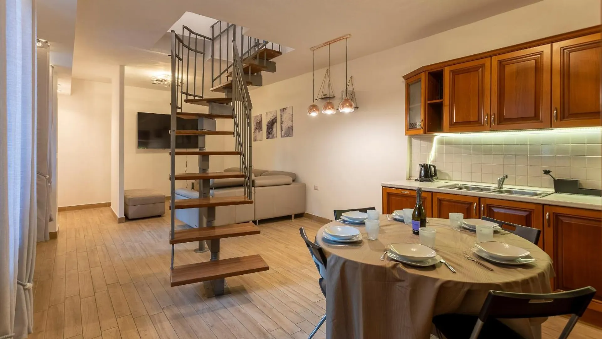 파비아 100 Mq, Free Parking, Charming House Ponte Coperto 아파트 0*,  이탈리아